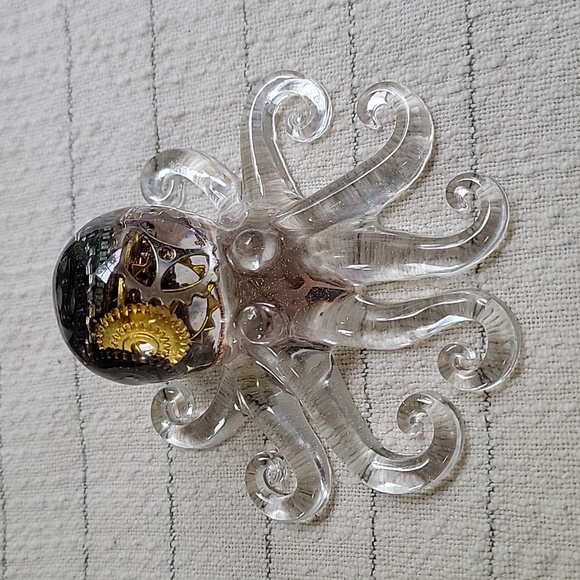 Handcrafted Artisan Epoxy Resin Octopus Decor Statue Paper Weight - Picture 13 of 16